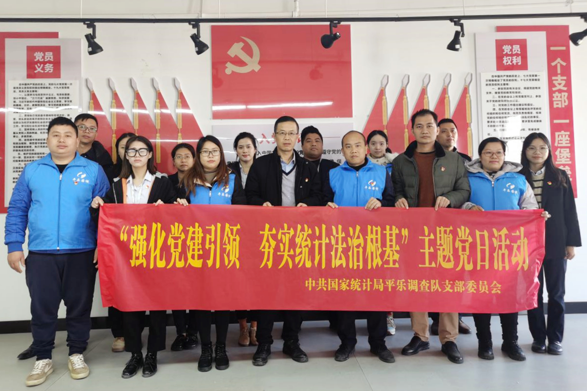 憲法宣傳進(jìn)企業(yè)，法治護(hù)航促發(fā)展.jpg
